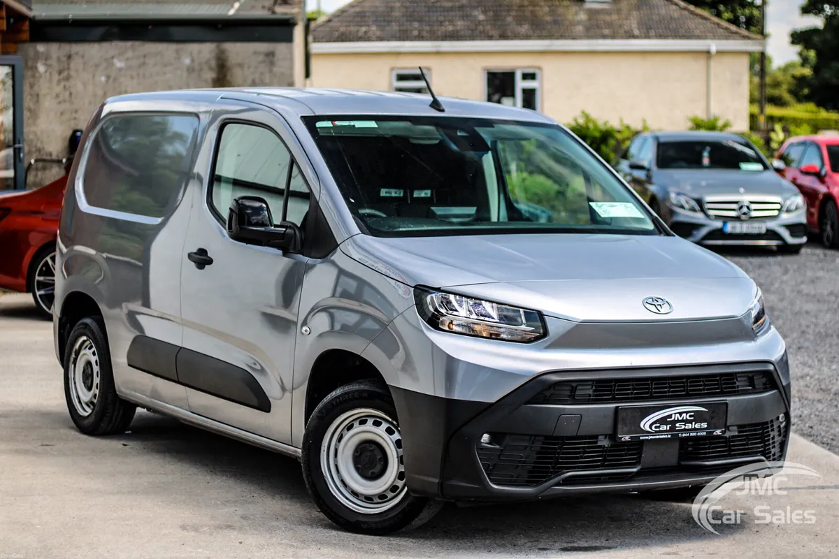 2025 TOYOTA PROACE CITY - Image 3