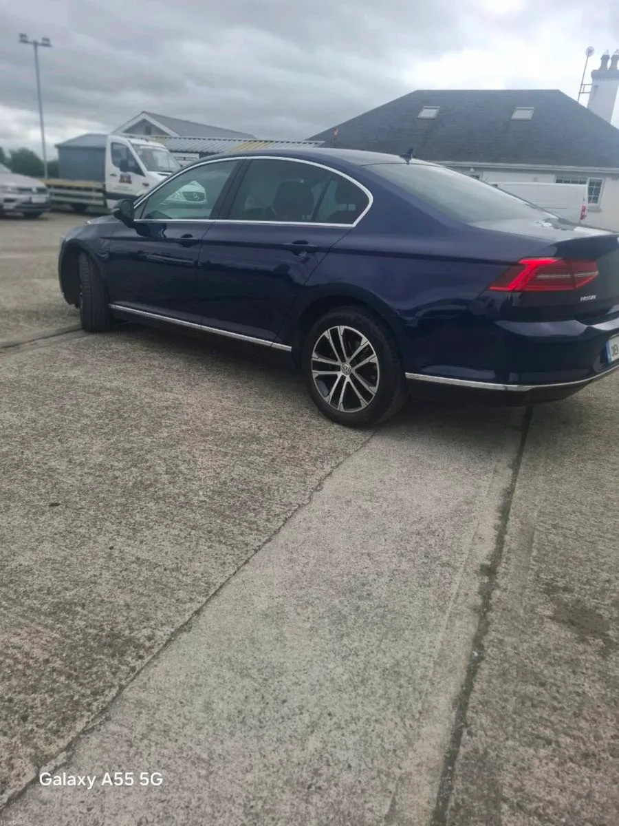 VOLKSWAGEN PASSAT HILINE DIESEL @ OWEN RYAN MOTORS - Image 3