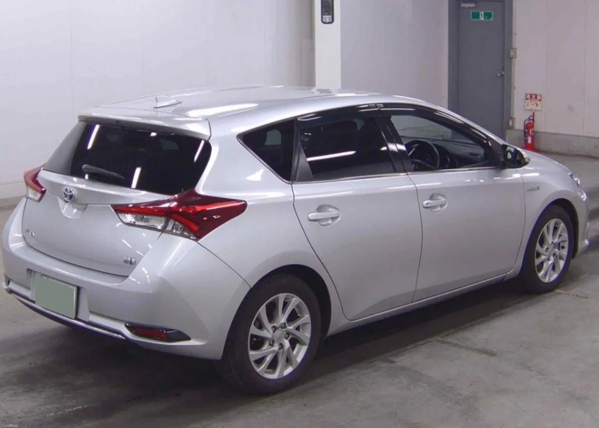 2016 Toyota Auris Hybrid - Image 4