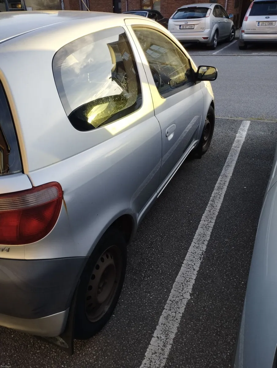 Toyota Yaris 2001 -runs perfectly €995 ONO - Image 3