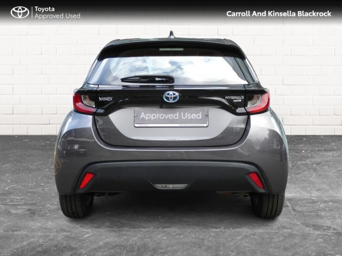 Toyota Yaris Hybrid Luna - Image 4