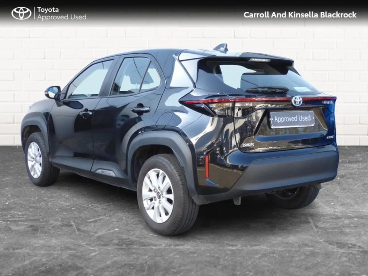 Toyota Yaris Cross Hybrid Luna - Image 2