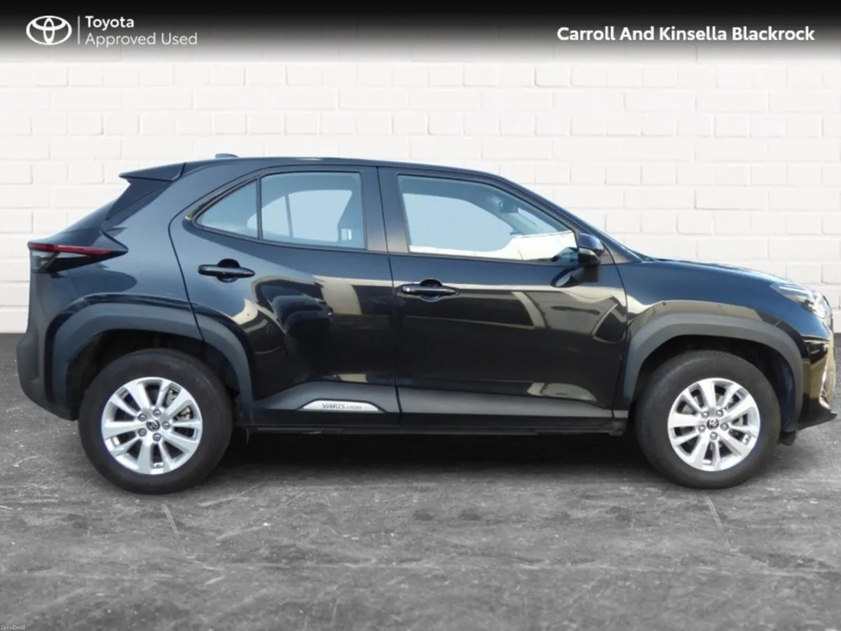 Toyota Yaris Cross Hybrid Luna - Image 3