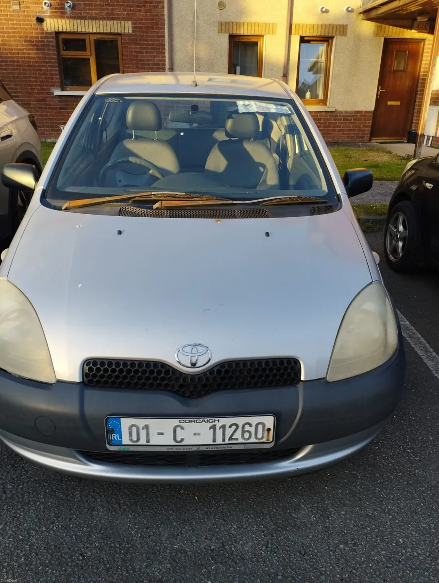 Toyota Yaris 2001 -runs perfectly €995 ONO - Image 1