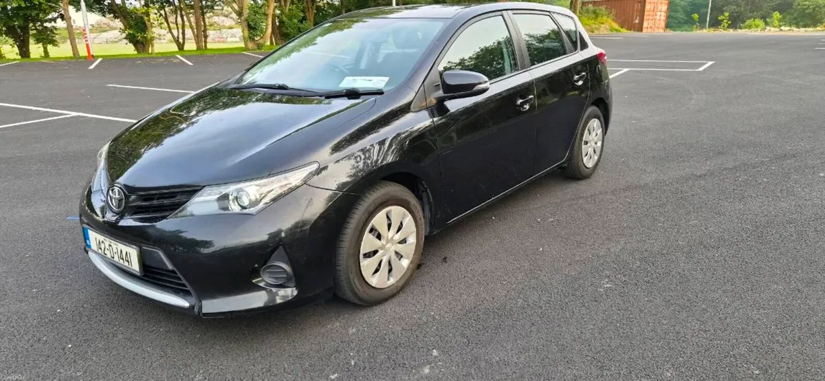 Toyota  Auris - Image 2