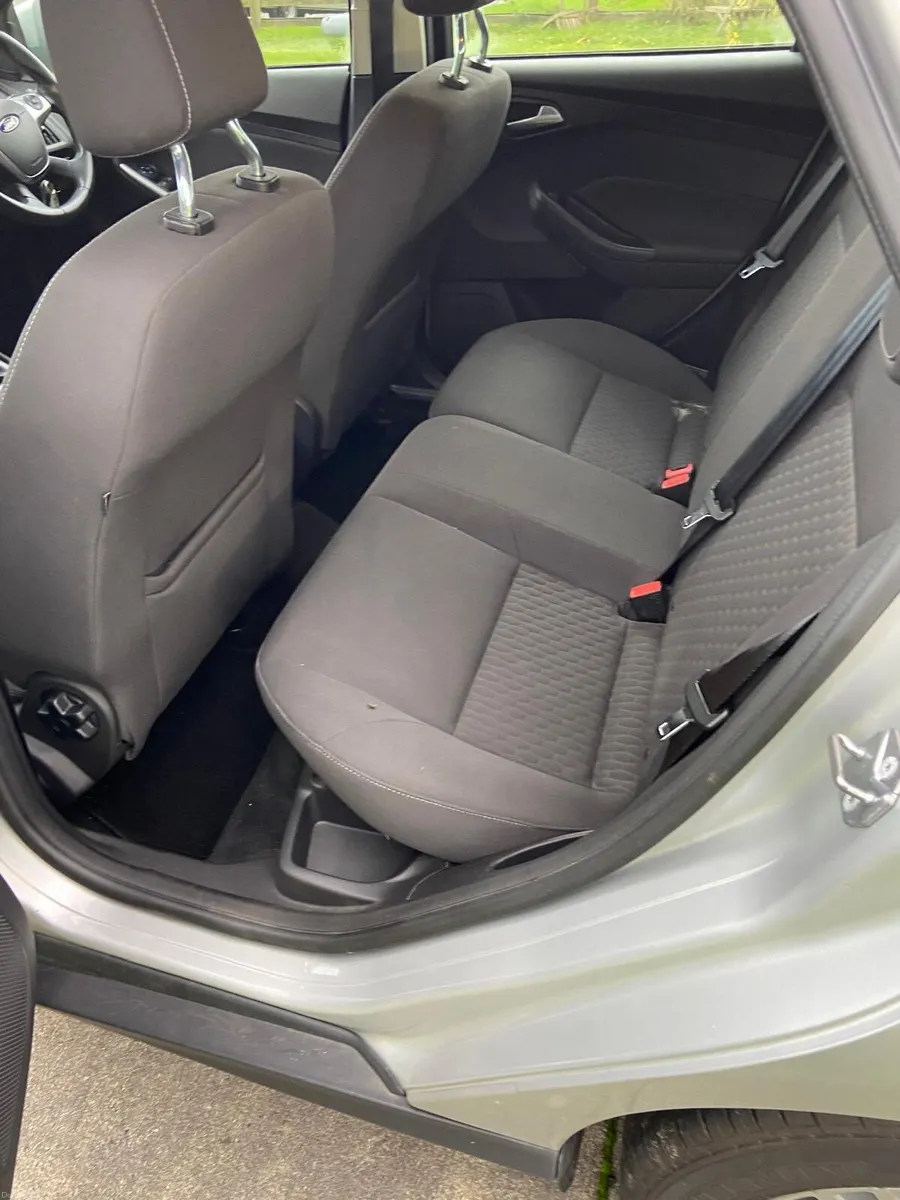 Ford Focus 2014 - Image 2