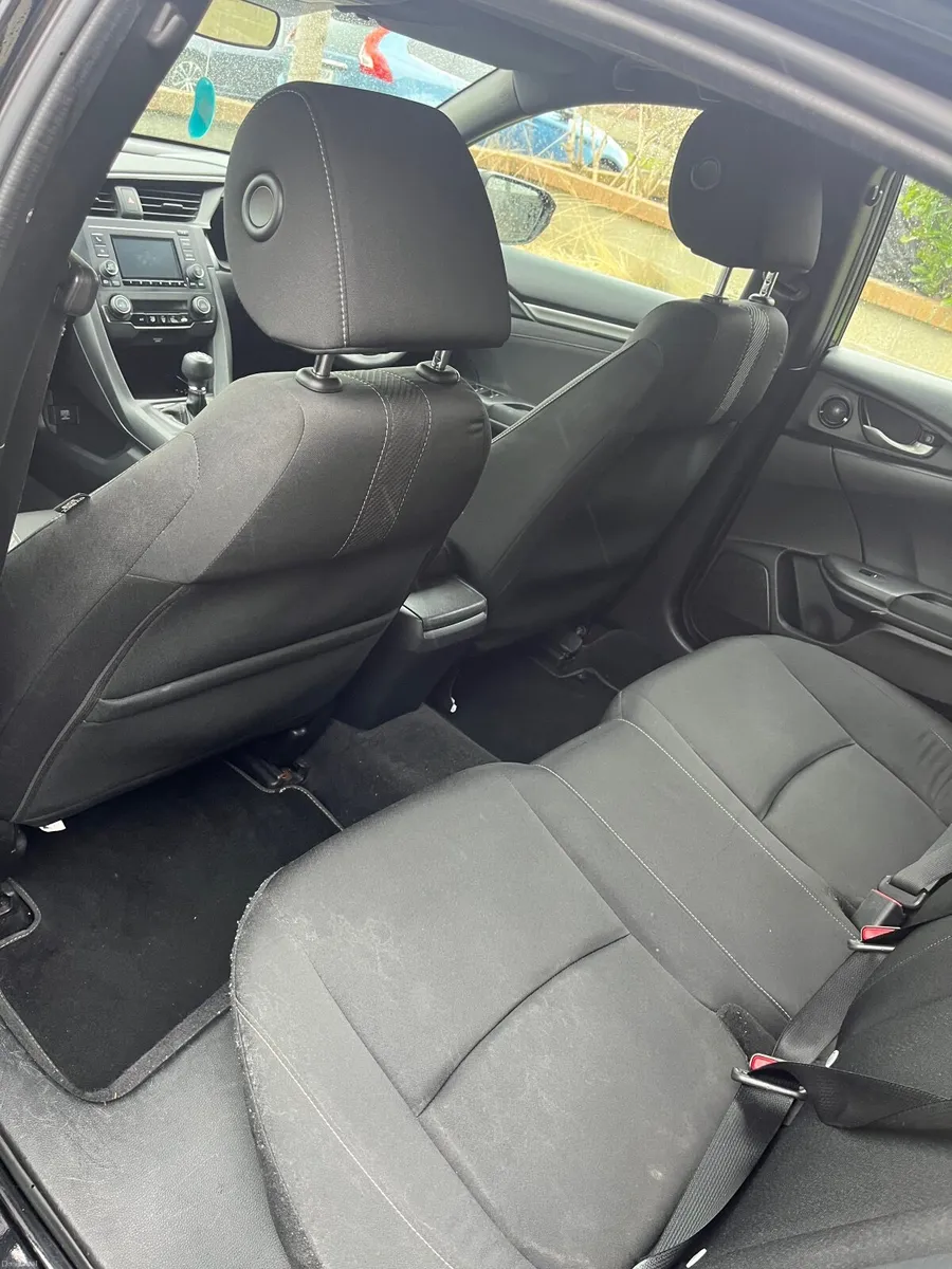 Honda Civic 2018 - Image 4
