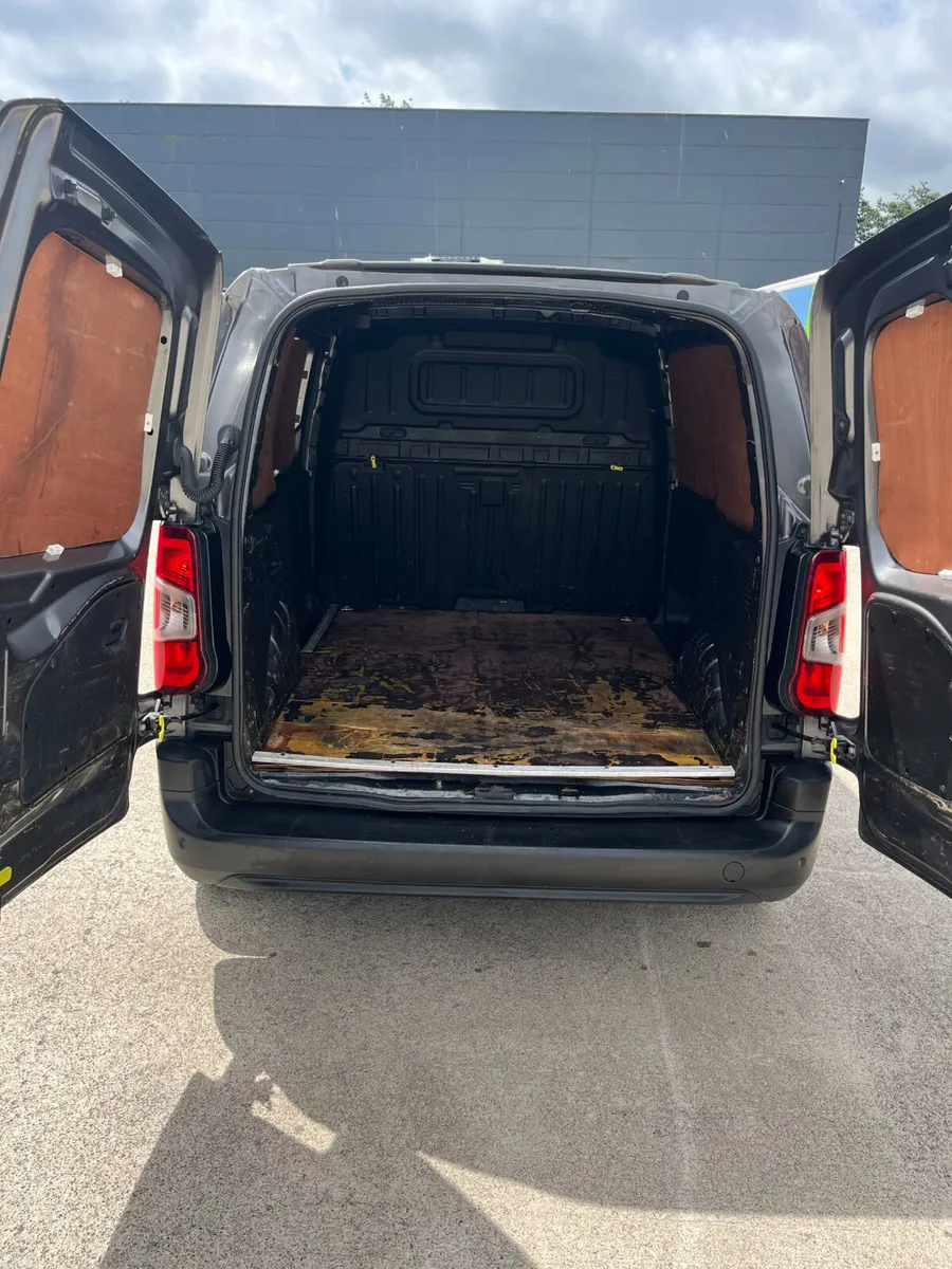 December 2020 Citroen Berlingo 650 Enterprise 1.5d - Image 5