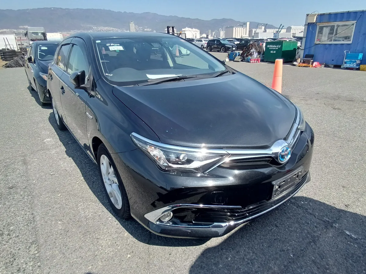 2017 Toyota Auris Hybrid - Image 1