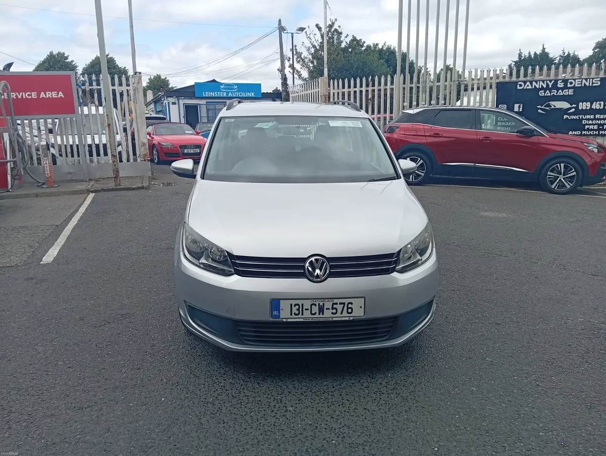 Volkswagen Touran 2013 - Image 2