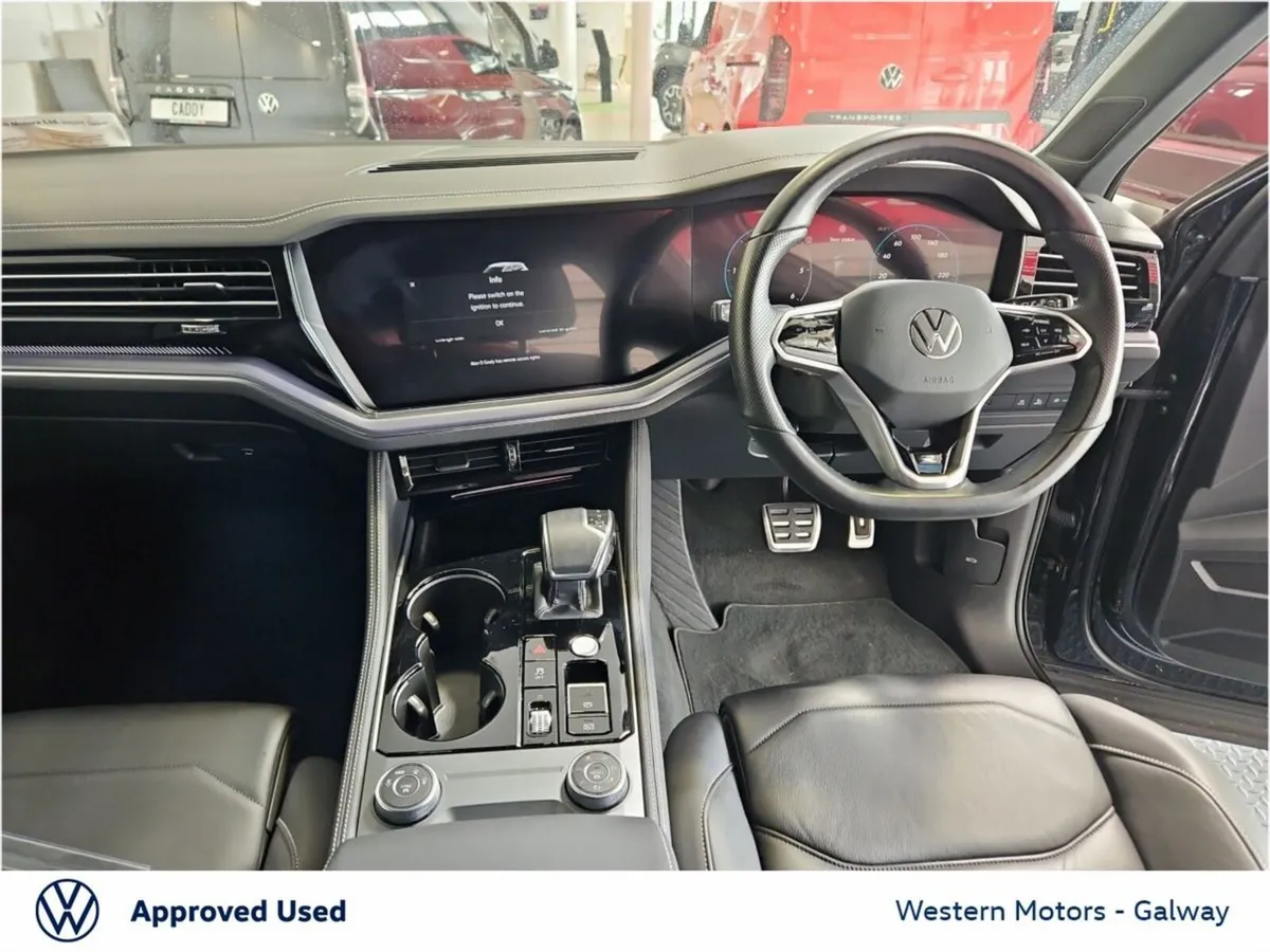 Volkswagen Touareg R-Line 3.0TDI, Black Pack, 20" - Image 3