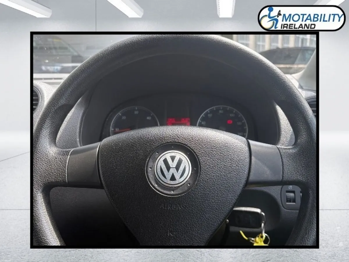 Volkswagen Caddy Maxi Life Wheelchair Accessible - Image 6