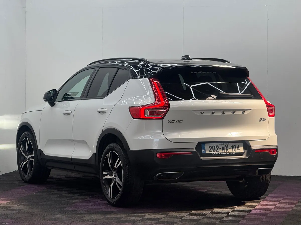 2019 Volvo XC40 R Design 2.0D, Automatic - Image 4