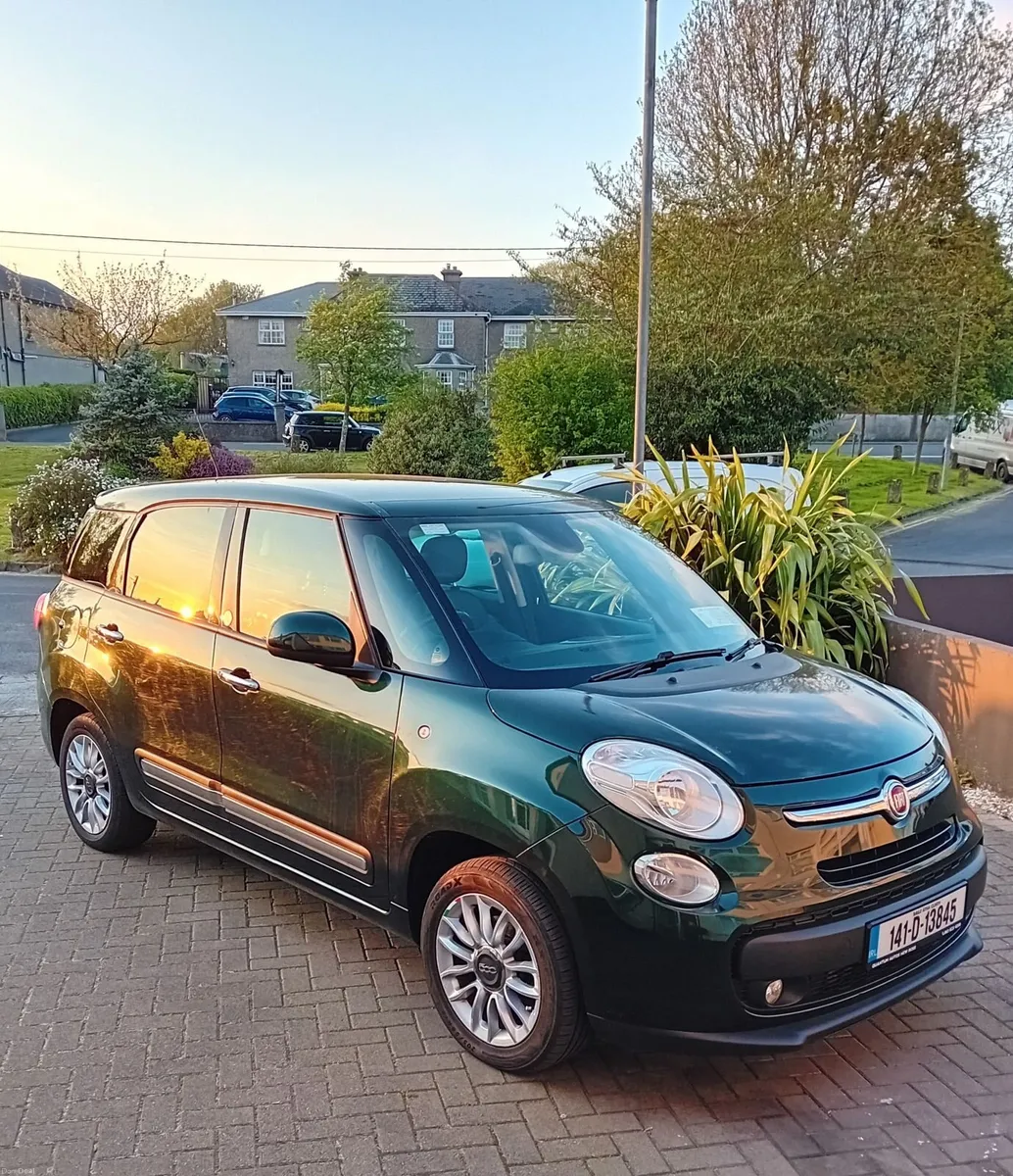 141 Fiat 500 L 1.3dsl Lounge 7 Seater - Image 1