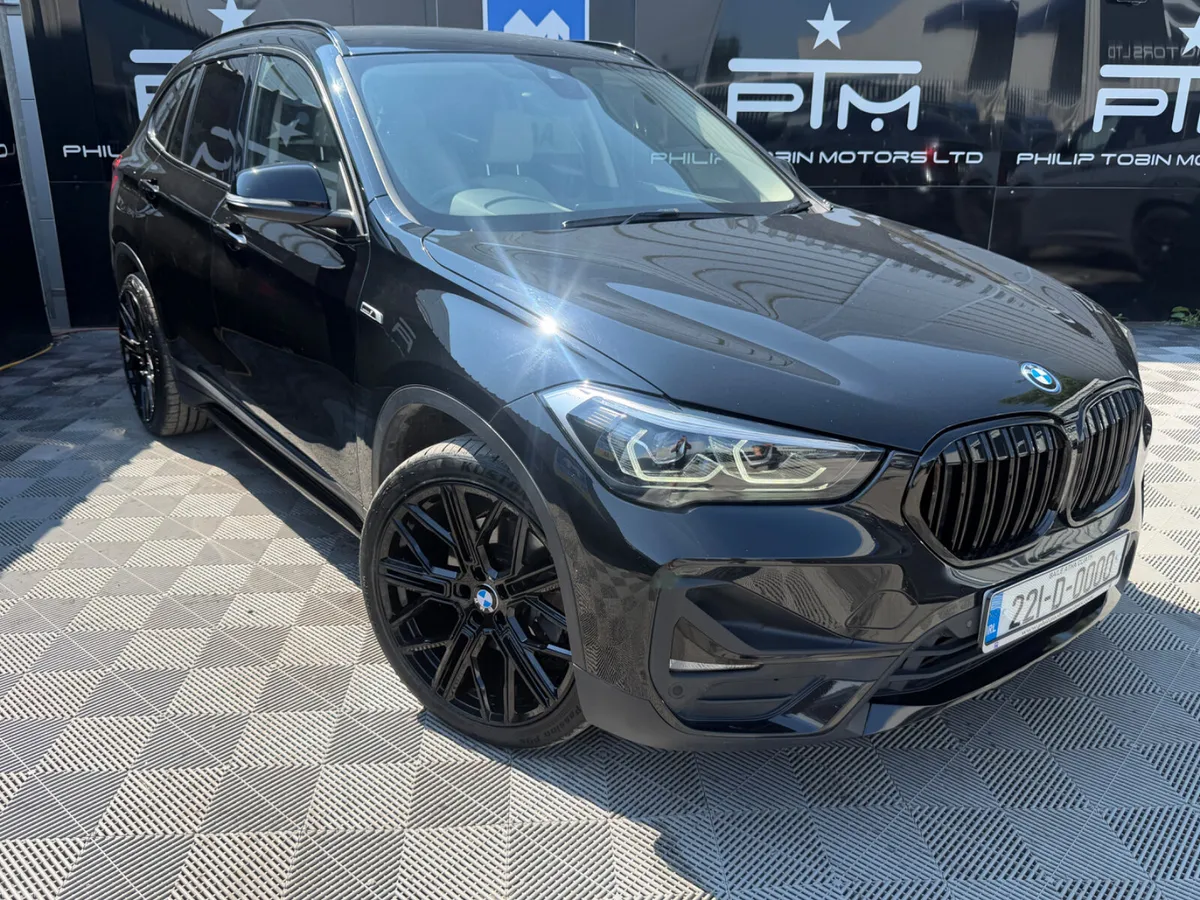 BMW X1 25E X DRIVE X LINE 220HP AUTO BLACK PACK - Image 1