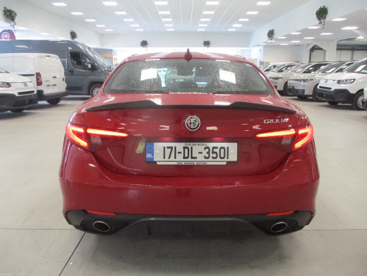 Alfa Romeo Giulia SPECIALE 180 BHP 2.2 DSL  2017 - Image 6