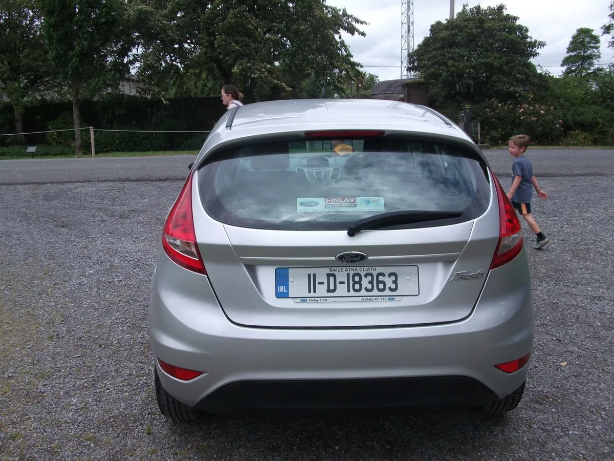 Ford Fiesta STYLE 1.25 NCT 7/27  2011 - Image 2