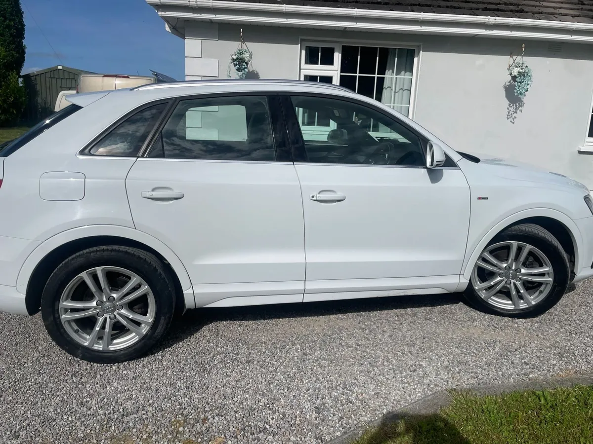 Audi Q3 2015 - Image 4