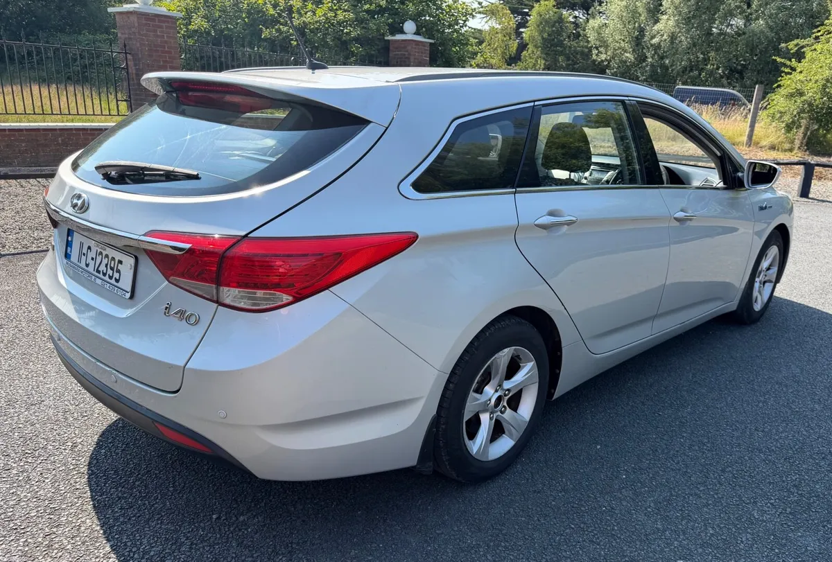 Hyundai i40 Estate - Image 4