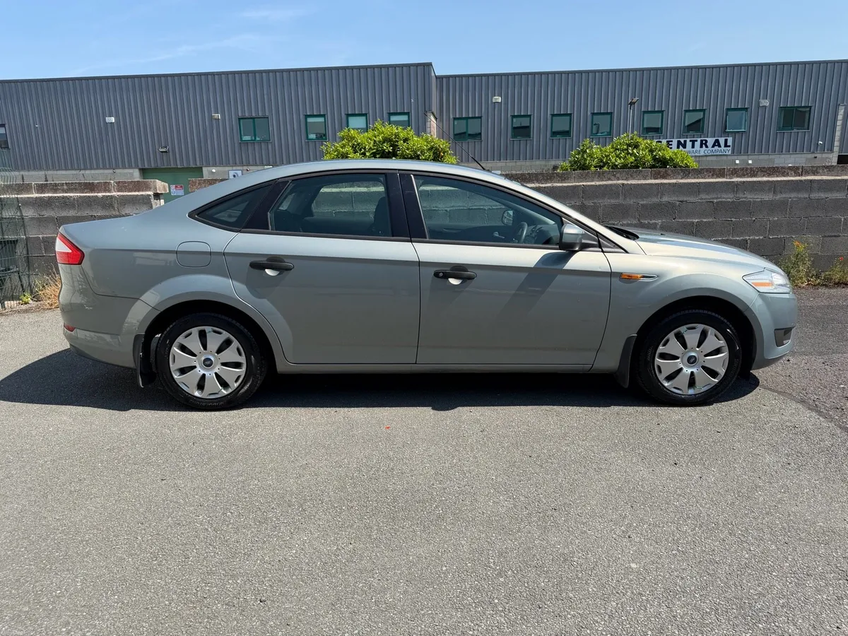 Ford Mondeo  low miles - Image 2