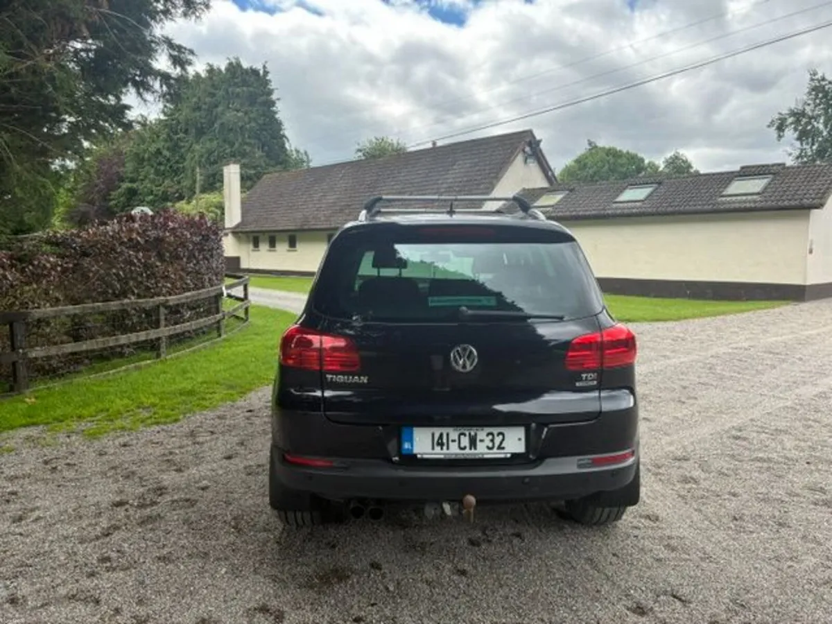 141 VW Tiguan 2.0 TDI Bluemotion - BLACK - Image 6