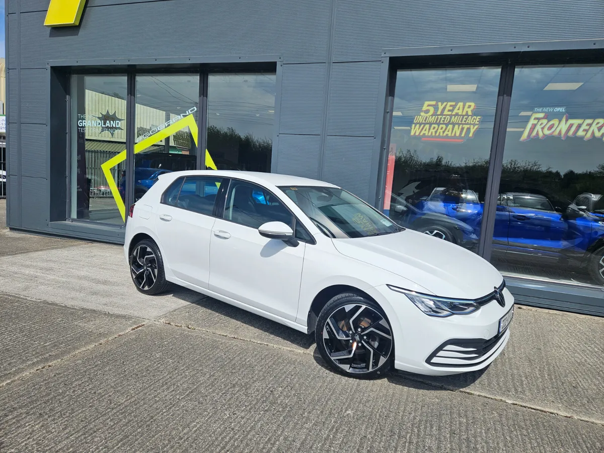Volkswagen Golf 2.0 TDI 115HP Life - Image 3