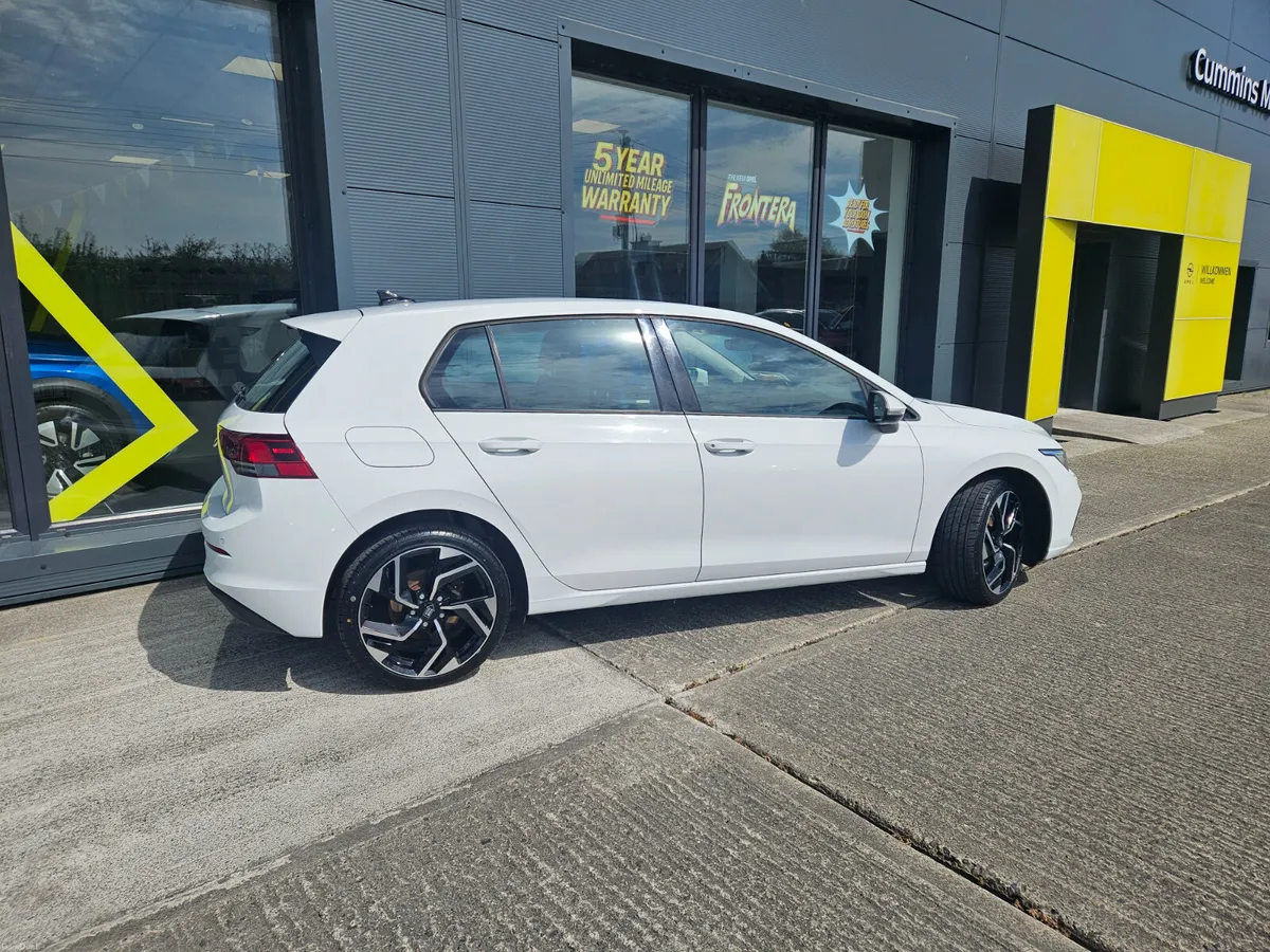 Volkswagen Golf 2.0 TDI 115HP Life - Image 6