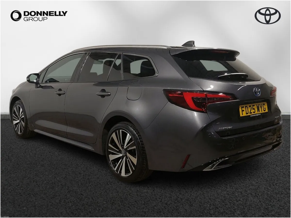 Toyota Corolla Touring Sport Design - Image 2