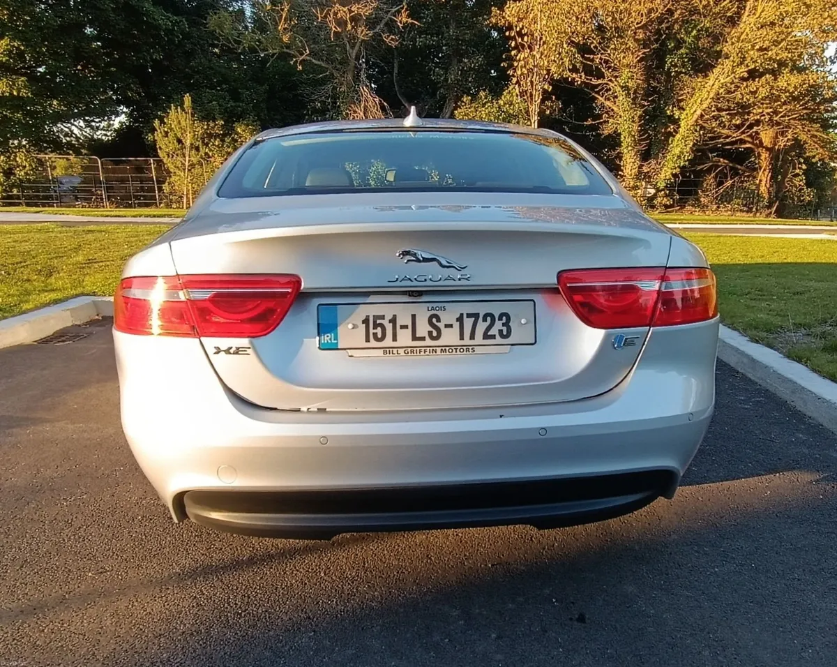 Jaguar XE 2.0D Portfolio Automatic - Image 6