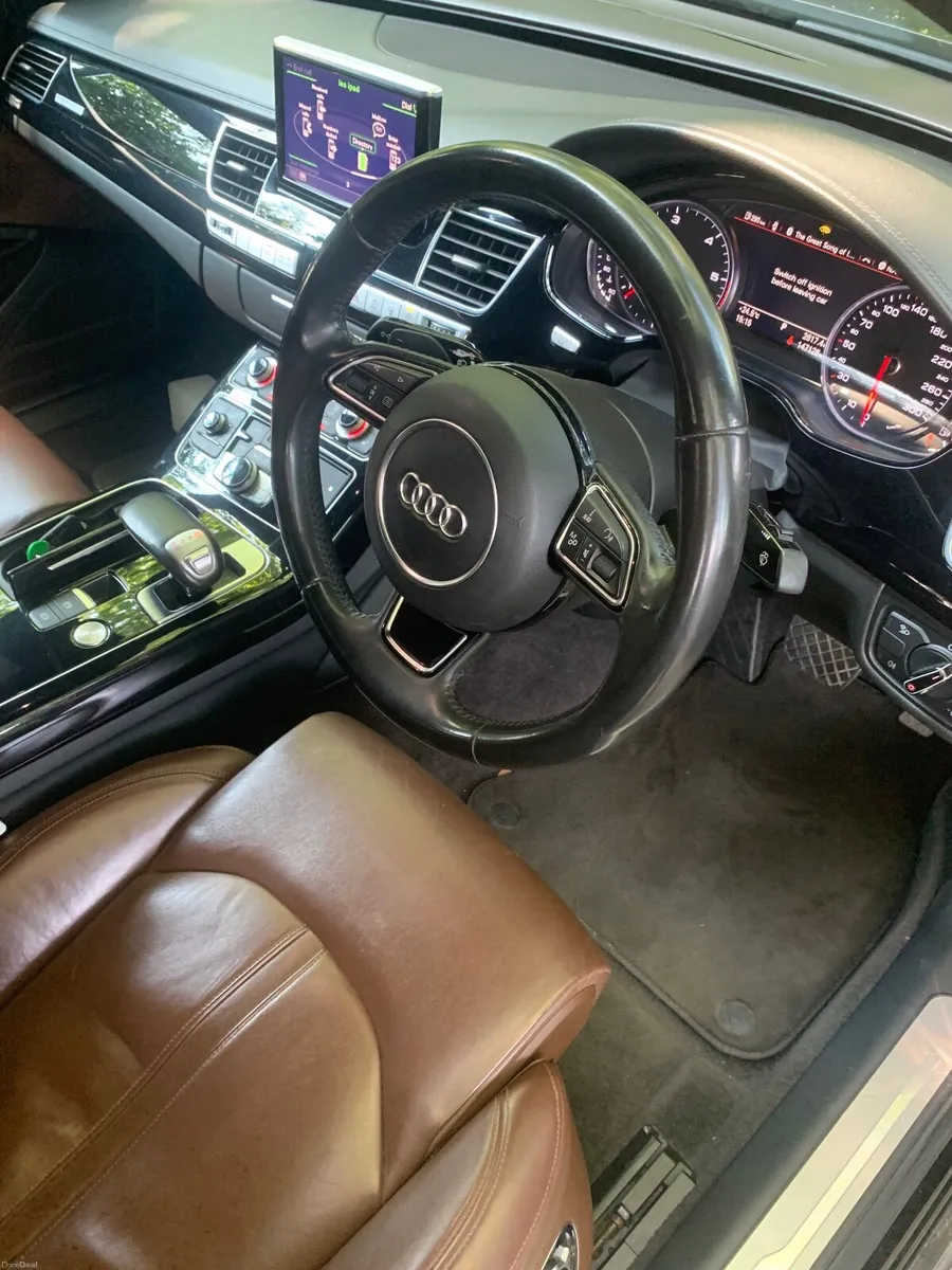Audi A8 2015 - Image 3