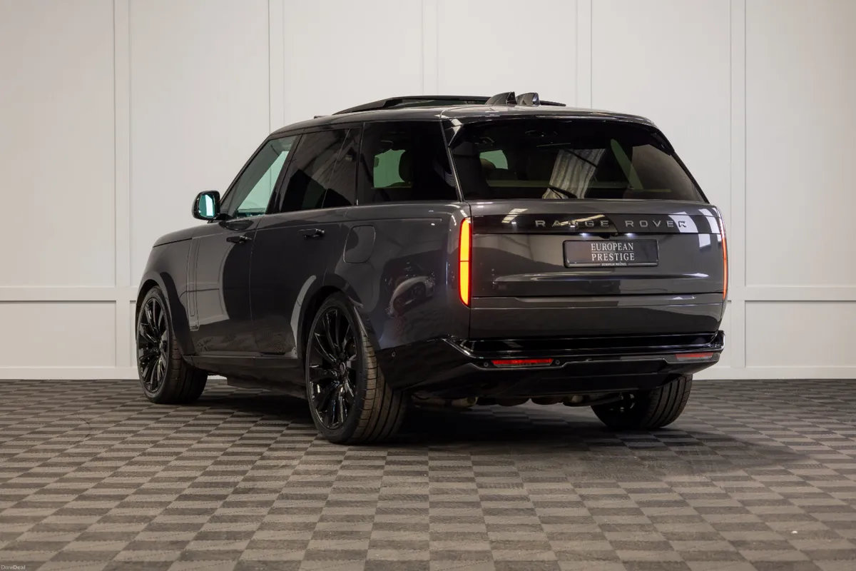 242 Range Rover P550e Autobiography - Image 4