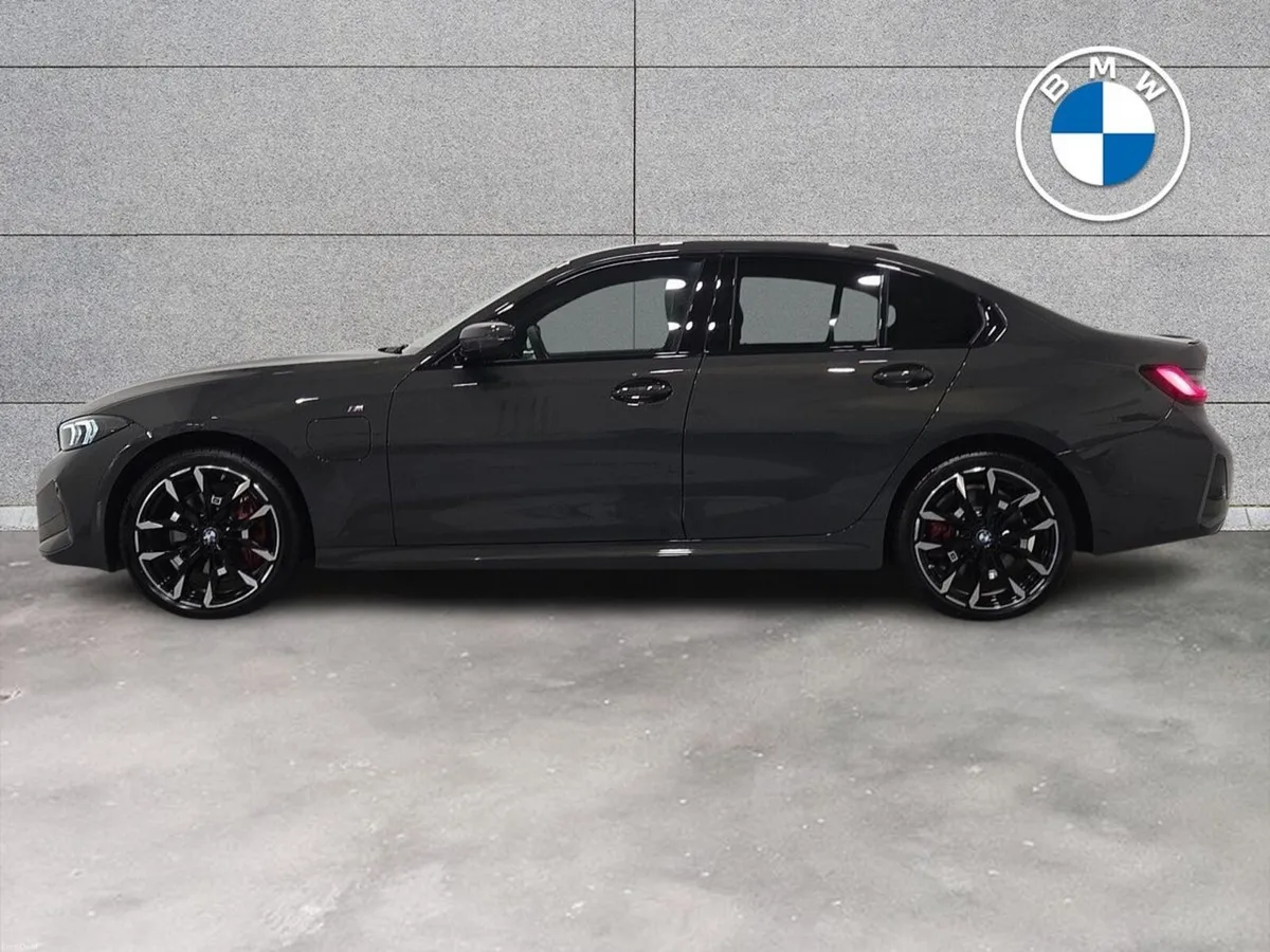 BMW 3-Series 330e M Sport Saloon - Image 4