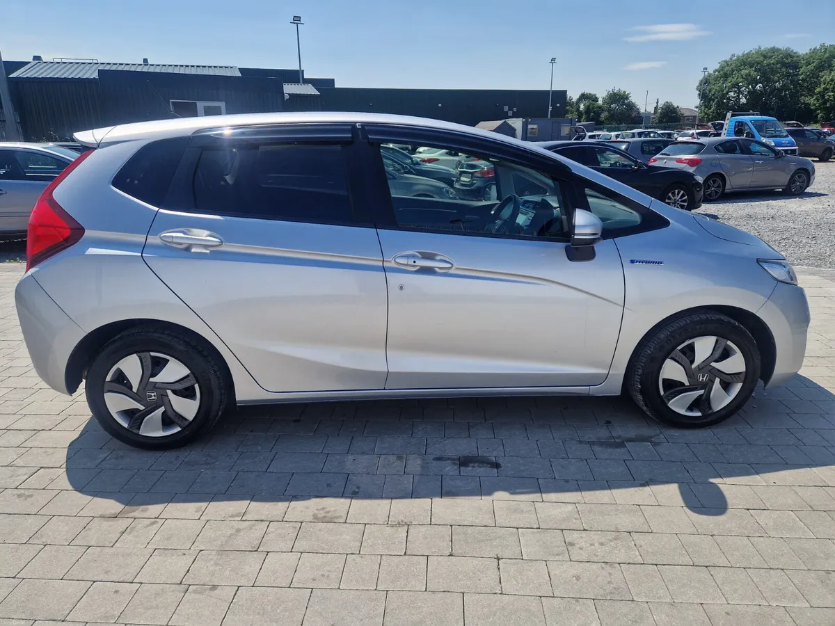 Honda Fit 2014 - Image 2