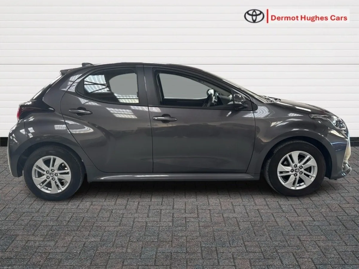 Toyota Yaris 1.5 LUNA - Image 3