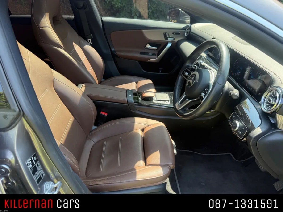 Mercedes-Benz CLA PANORAMIC ROOF MINT CONDITION - Image 6