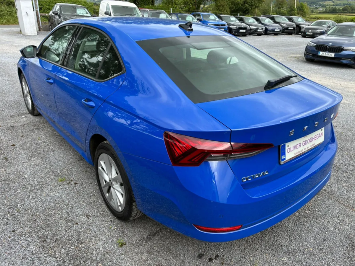 Skoda Octavia AMBITION 2.0 TDI 115 BHP - Image 2