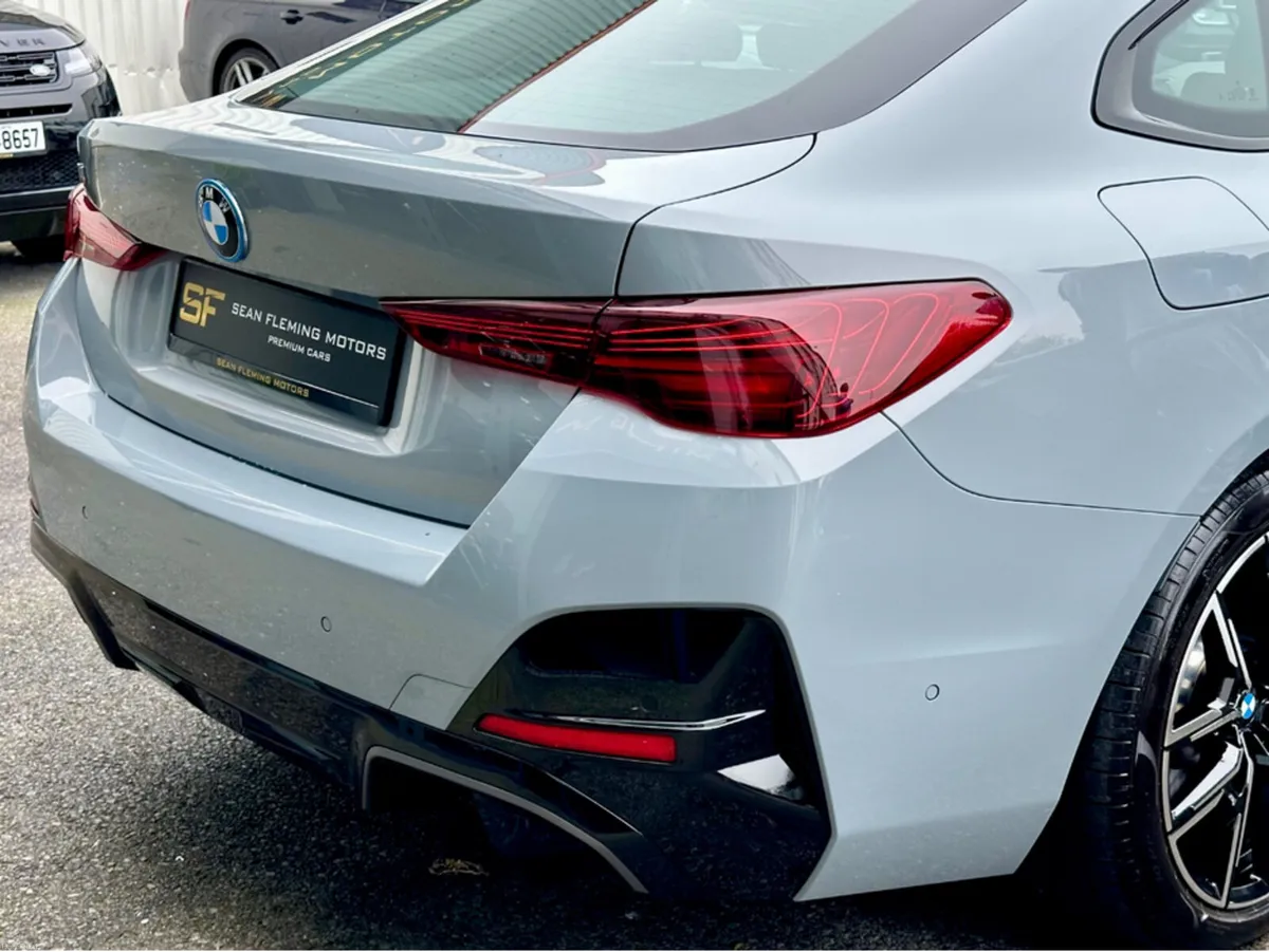 BMW i4 EDRIVE40 M SPORT - Image 5