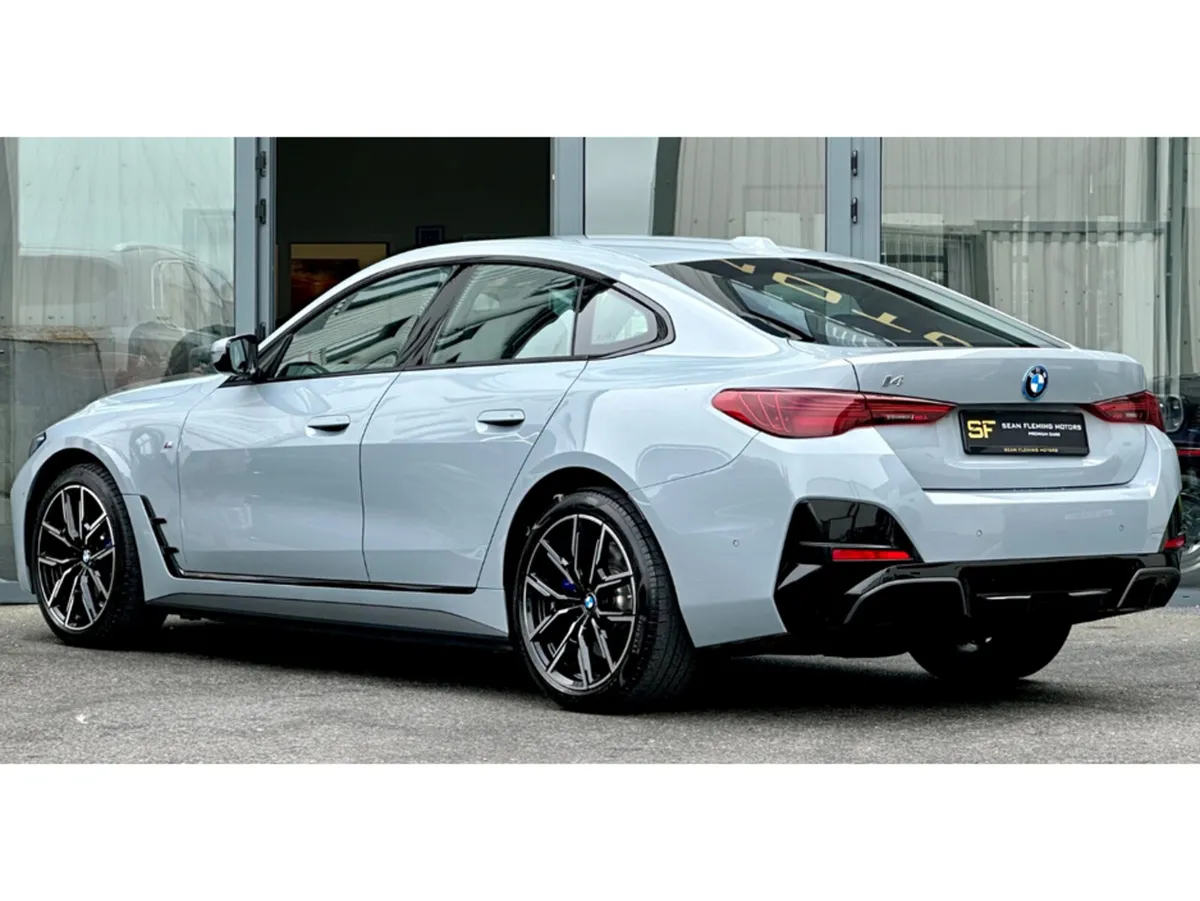 BMW i4 EDRIVE40 M SPORT - Image 4