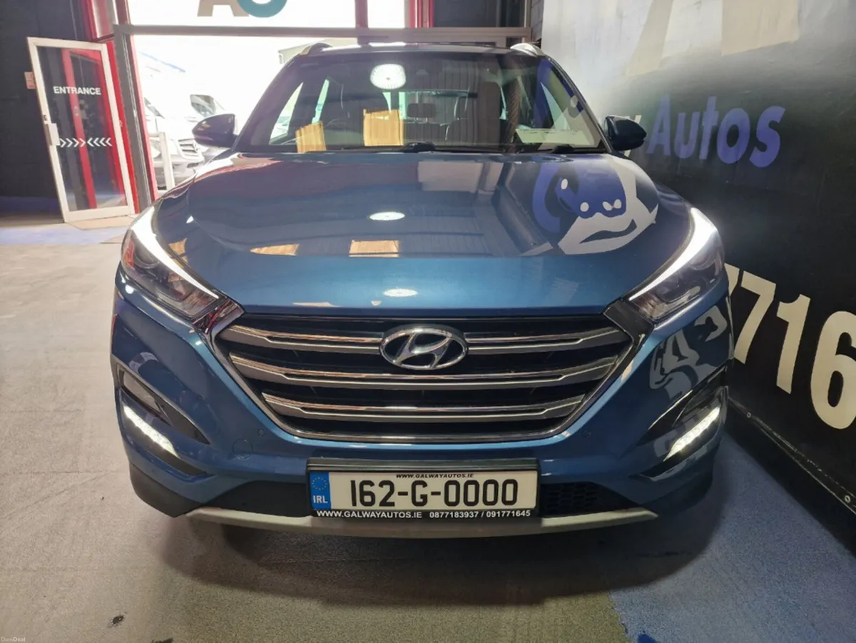 Hyundai Tucson PREMIUM-LEATHER**SAT NAV, REVERSING - Image 3