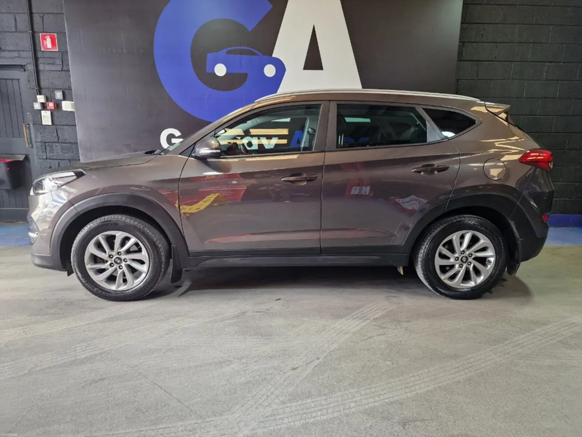 Hyundai Tucson EXECUTIVE FULL LEATHER**SAT NAV, RE - Image 5