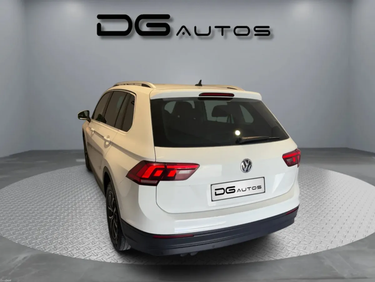 Volkswagen Tiguan 2,0 TDI 150HP AUTO - VERY CLEAN - Image 3