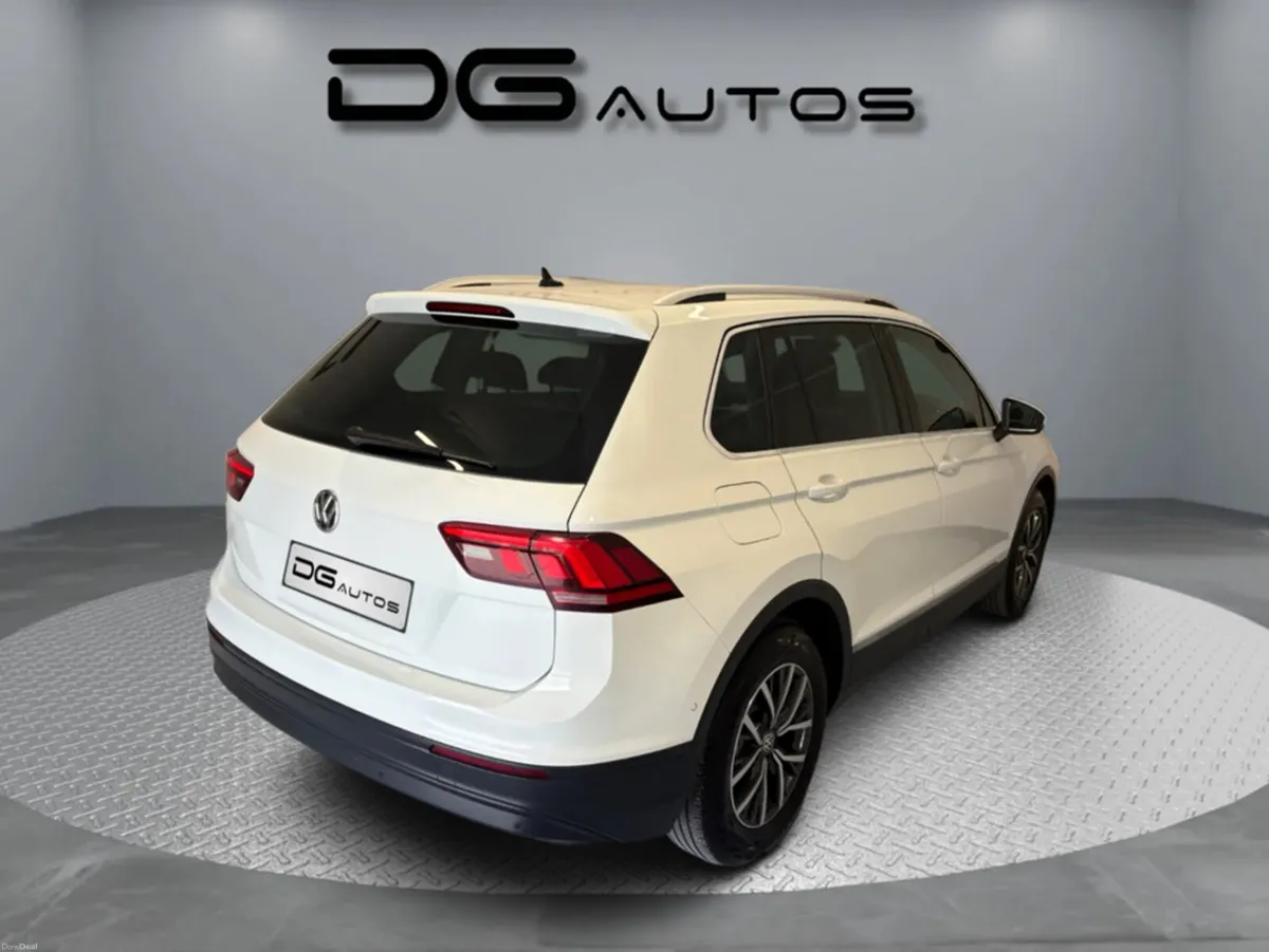 Volkswagen Tiguan 2,0 TDI 150HP AUTO - VERY CLEAN - Image 5
