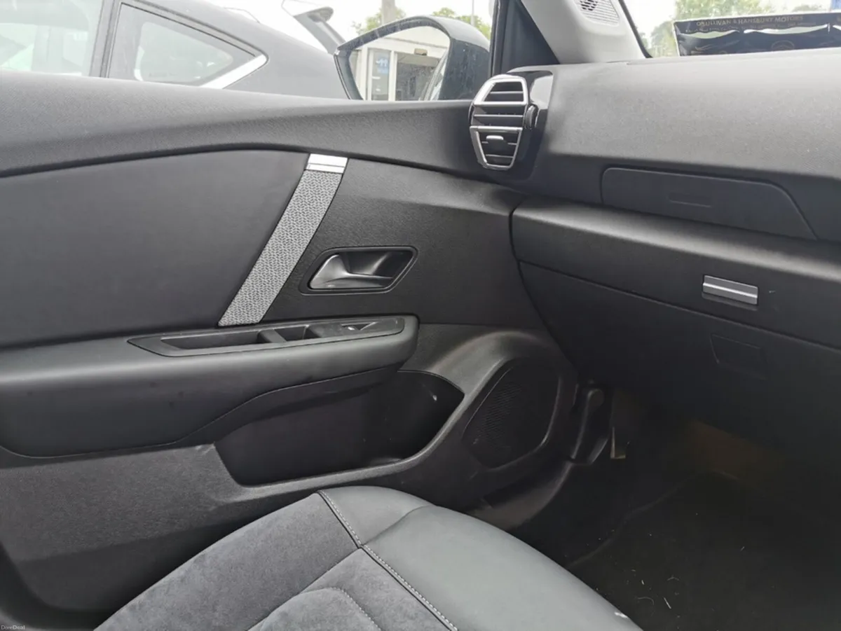Citroen C4 MAX BLUEHDI 130 EAT8 MY40 4 - Image 3