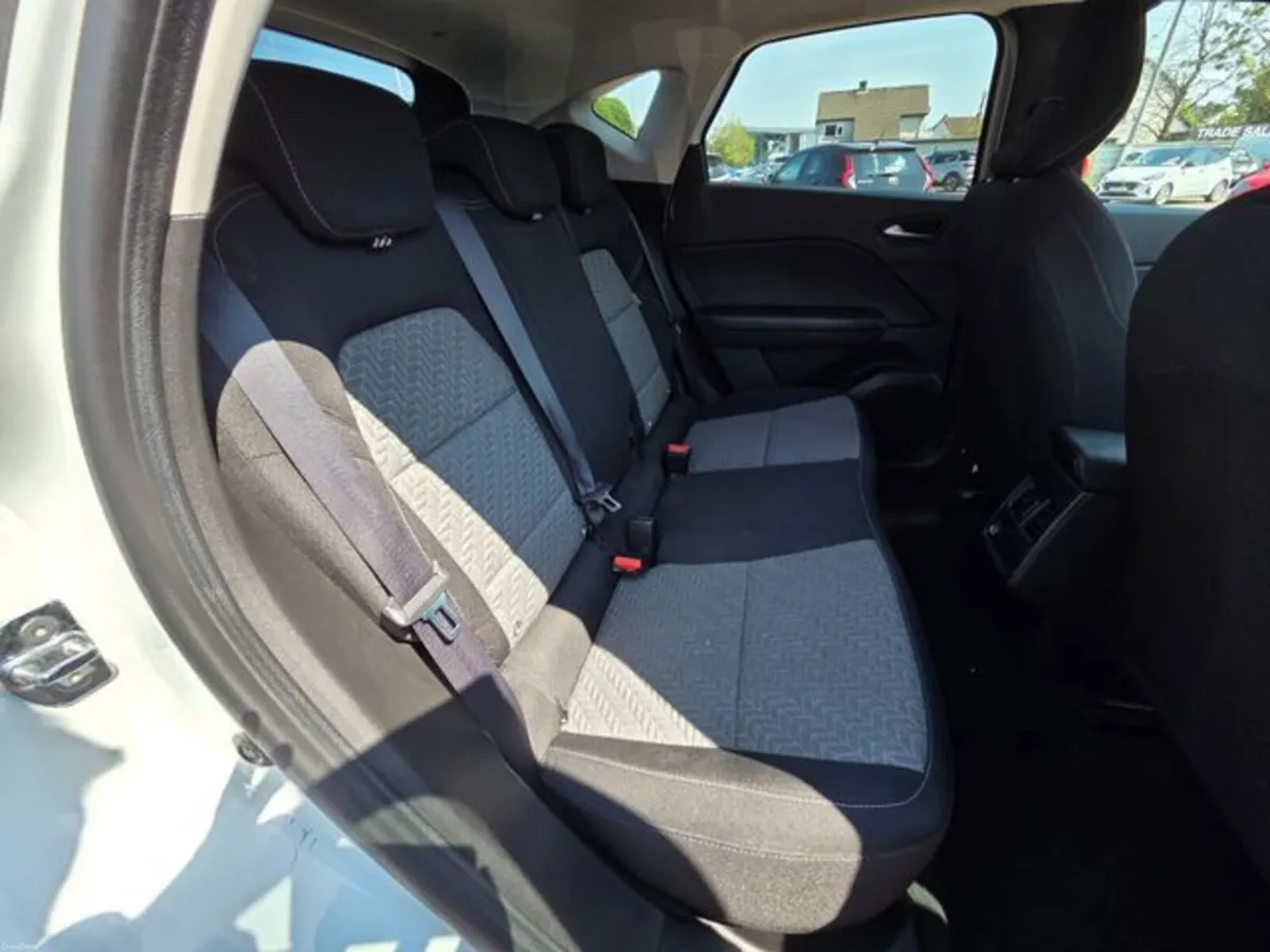 Renault Captur Limited Naeb TCE 90 5DR - Image 1