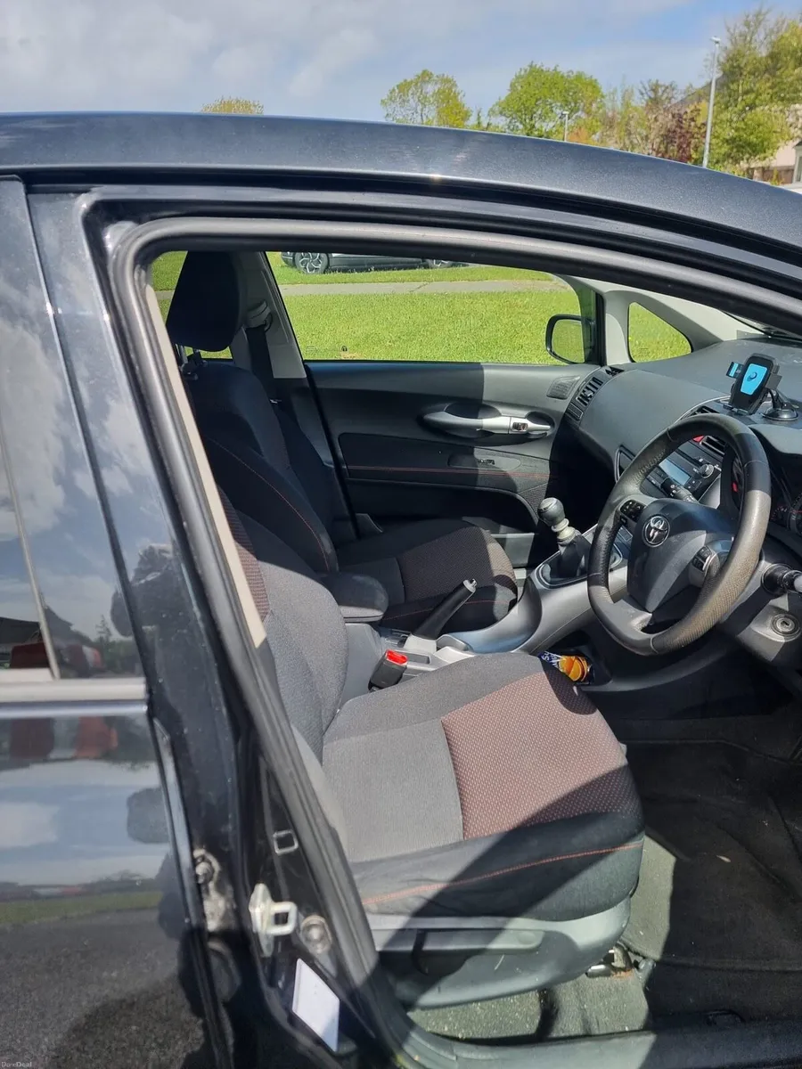 Car - Image 3
