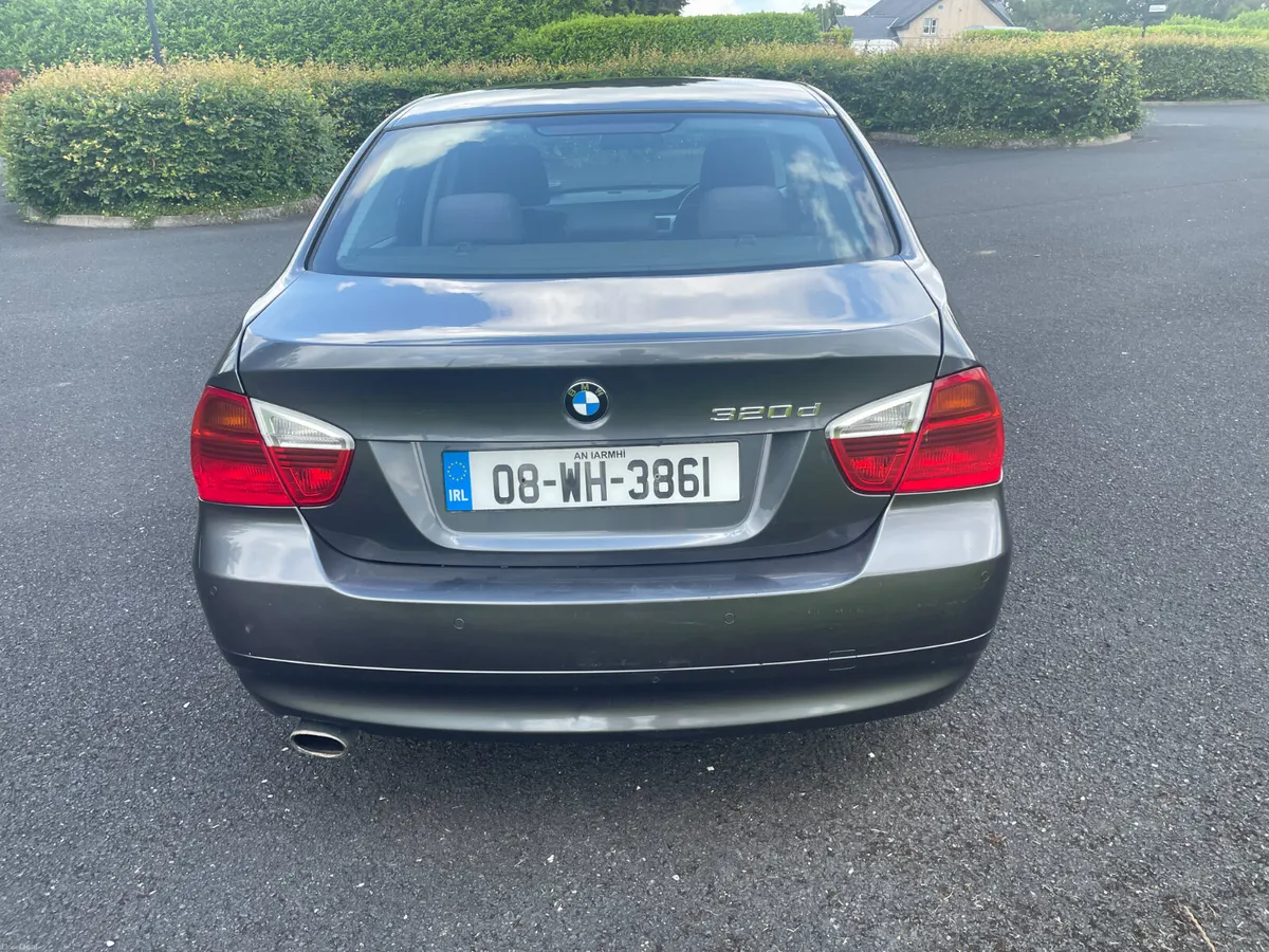 BMW 3-Series 2008 - Image 4
