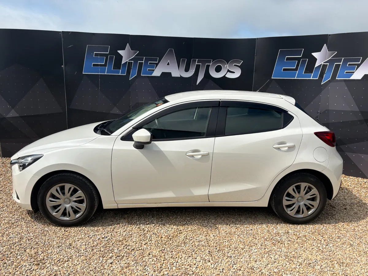 Mazda Demio Skyactive 1.3 2017 - Image 2