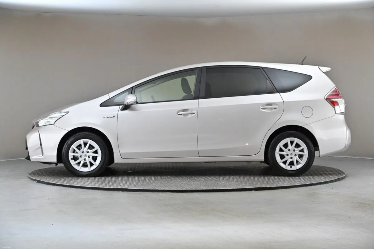 Toyota Prius ALPHA 1.8 HYBRID 5SEATS **ANDROID CAR - Image 5