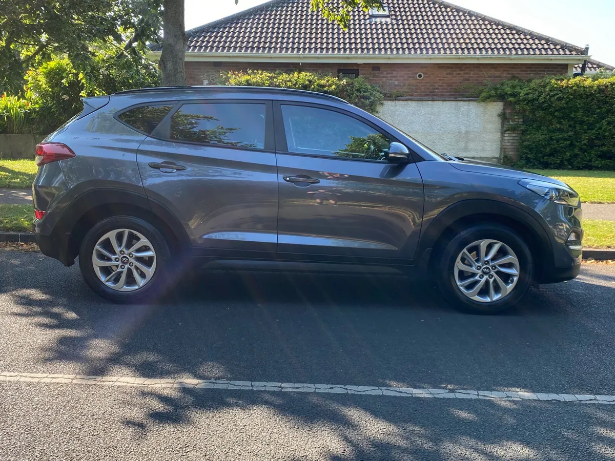 HYUNDAI TUCSON 1.7 CRDI  PREMIUM - Image 5