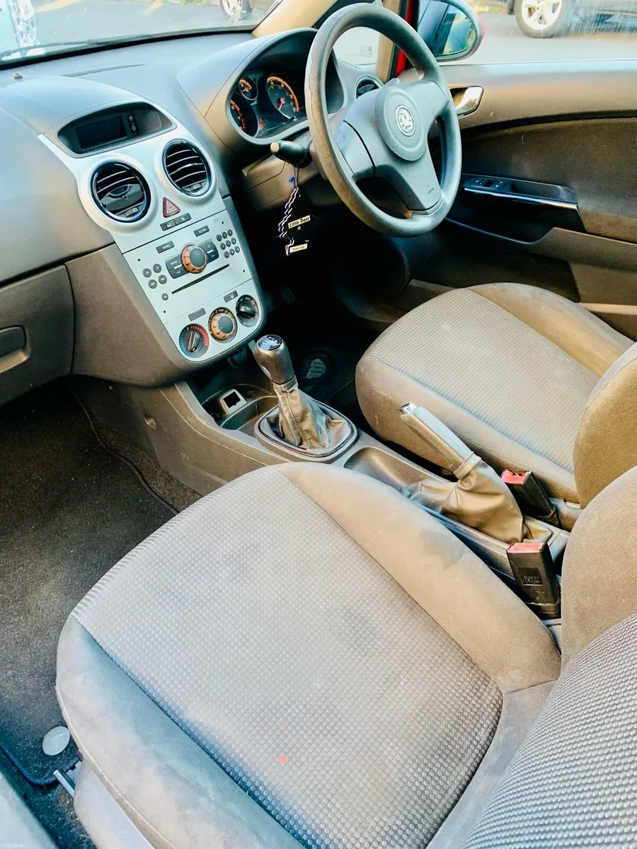 2011 Vauxhall Corsa (1.0 petrol) - Image 3